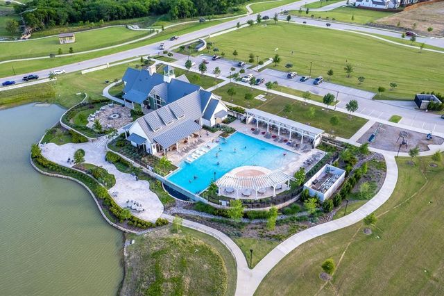 1104 Bluestem Drive, Aubrey, TX 76227