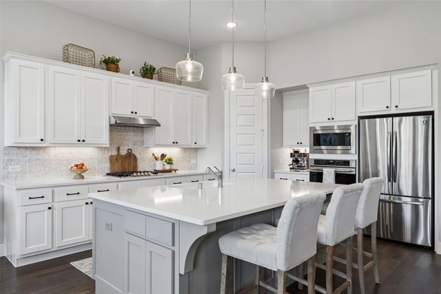 1104 Bluestem Drive, Aubrey, TX 76227