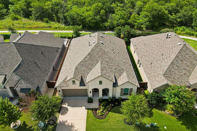 1104 Bluestem Drive, Aubrey, TX 76227
