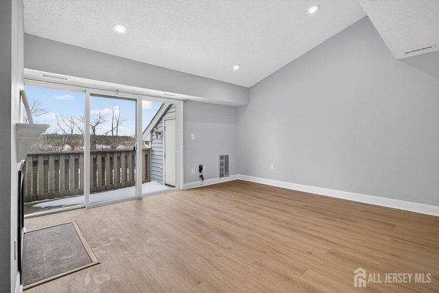 304 Aspen Drive, Plainsboro, NJ 08536