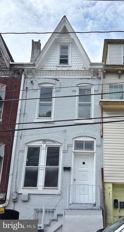 627 N 2ND ST, Pottsville, PA 17901