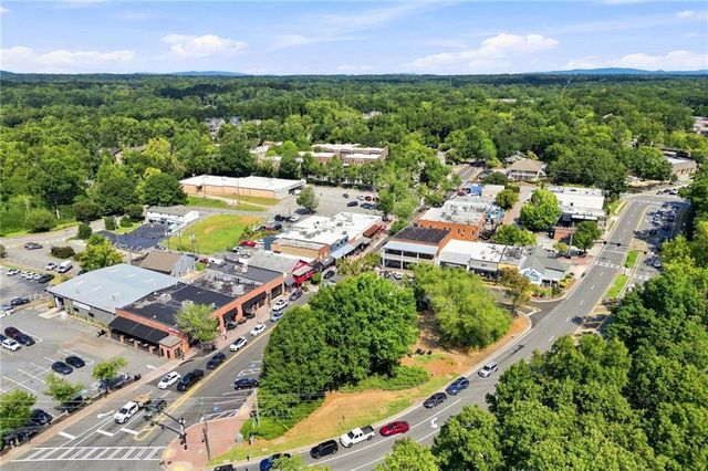 1608 Liberty Lane, Roswell, GA 30075