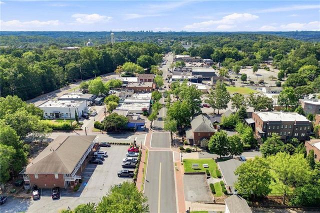 1608 Liberty Lane, Roswell, GA 30075