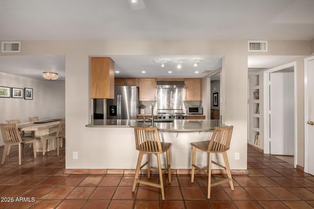 7657 N 22nd Street, Phoenix, AZ 85020