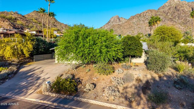 7657 N 22nd Street, Phoenix, AZ 85020