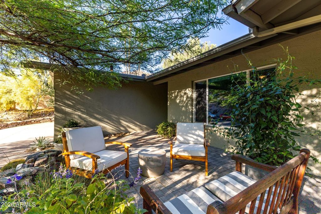 Image 12 of property listing at 7657 N 22nd Street, Phoenix, AZ 85020