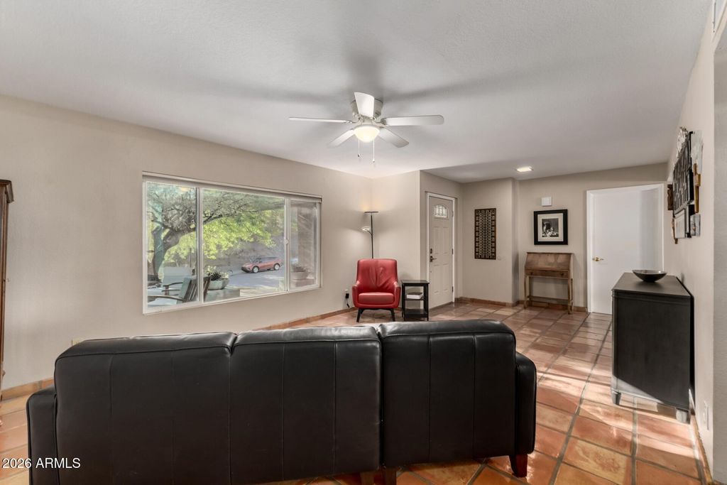 Image 15 of property listing at 7657 N 22nd Street, Phoenix, AZ 85020