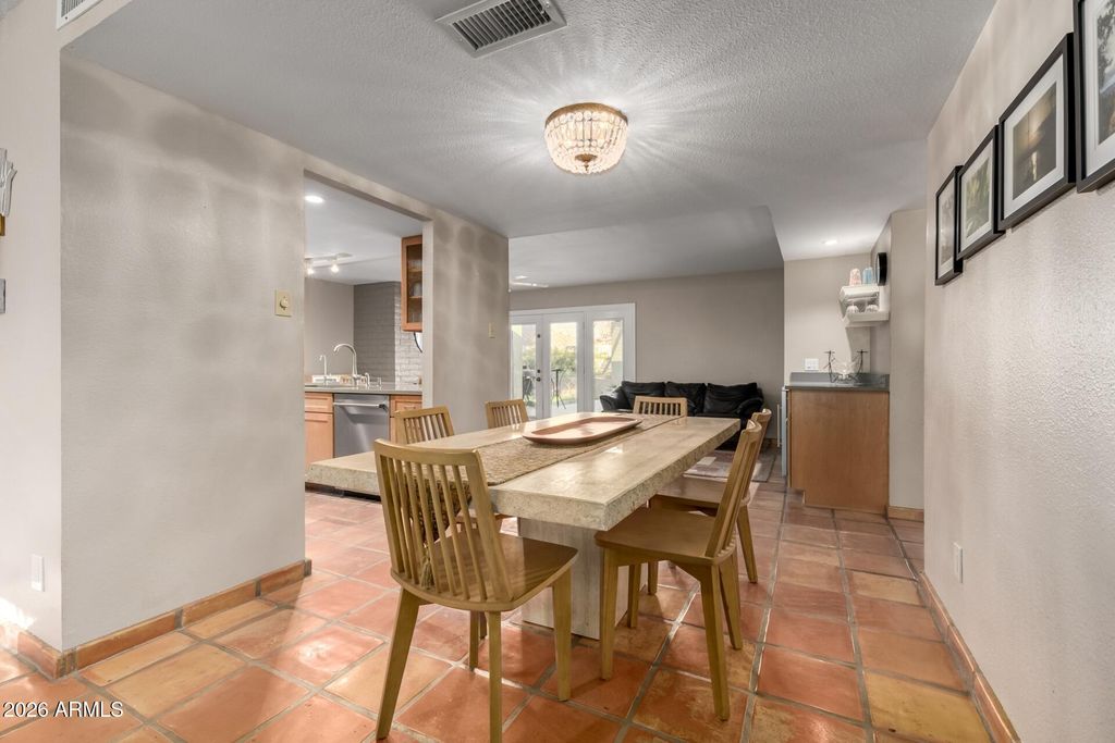 Image 17 of property listing at 7657 N 22nd Street, Phoenix, AZ 85020