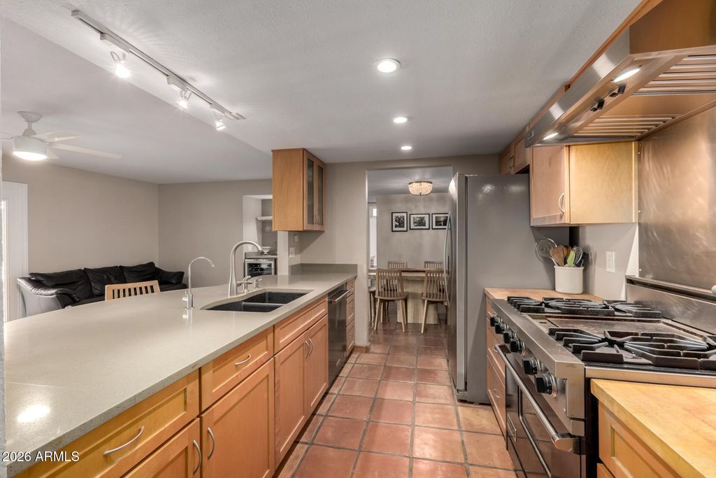 Image 19 of property listing at 7657 N 22nd Street, Phoenix, AZ 85020