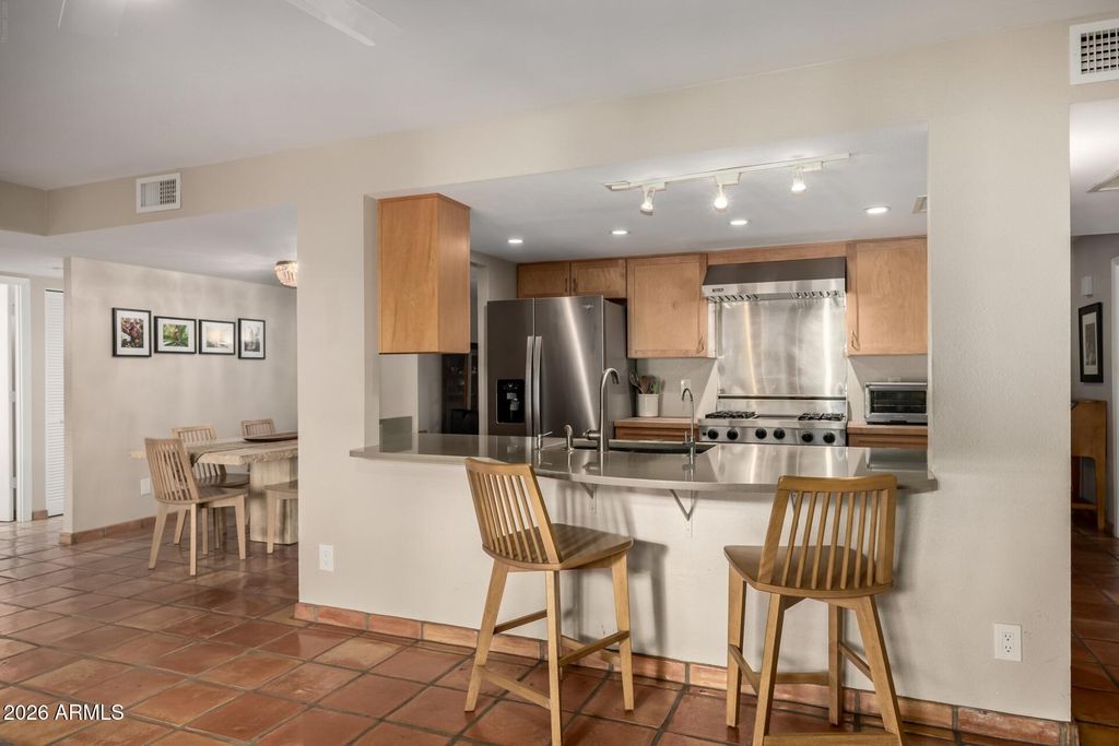 Image 20 of property listing at 7657 N 22nd Street, Phoenix, AZ 85020