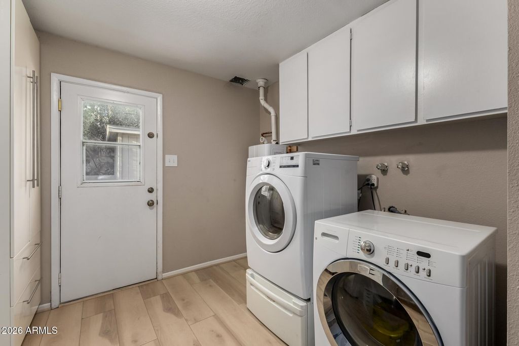 Image 37 of property listing at 7657 N 22nd Street, Phoenix, AZ 85020