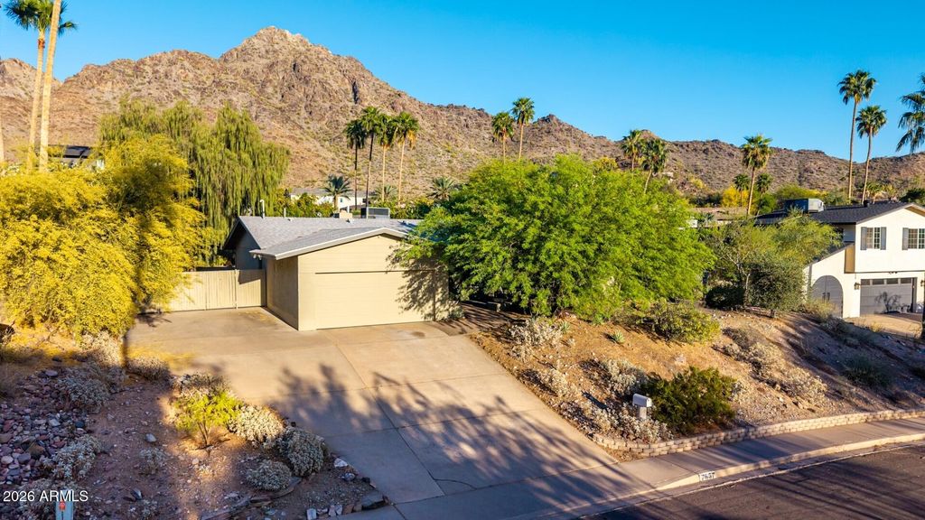 Image 52 of property listing at 7657 N 22nd Street, Phoenix, AZ 85020