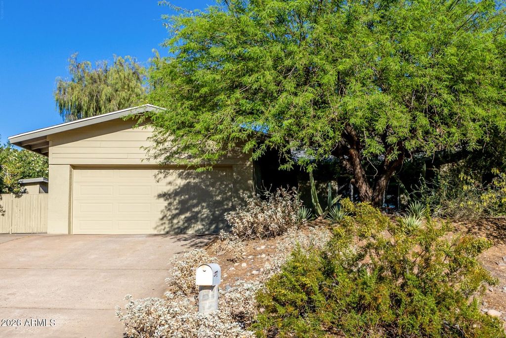 Image 55 of property listing at 7657 N 22nd Street, Phoenix, AZ 85020