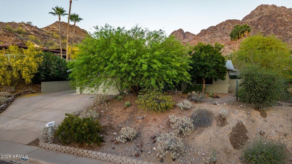 Image 73 of property listing at 7657 N 22nd Street, Phoenix, AZ 85020