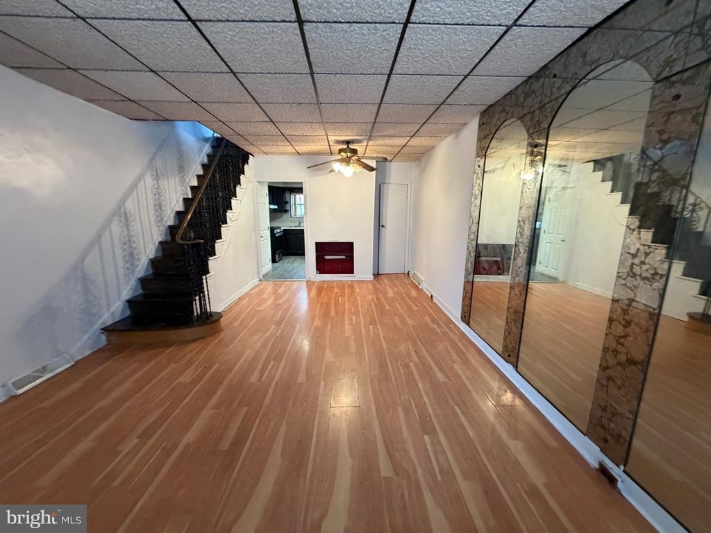 2532 S MILDRED ST, Philadelphia, PA 19148 — photo 2