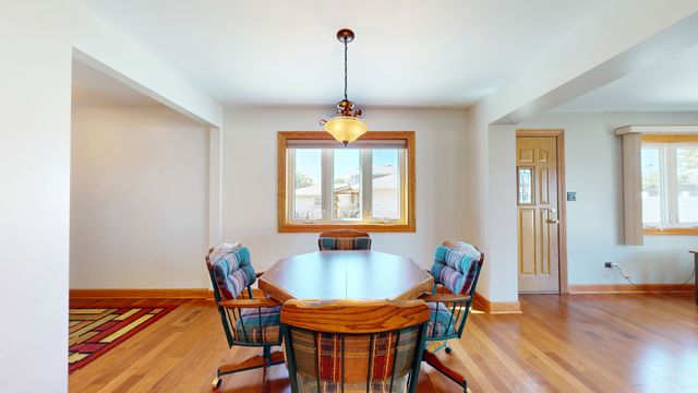 6442 W 88th Street, Oak Lawn, IL 60453