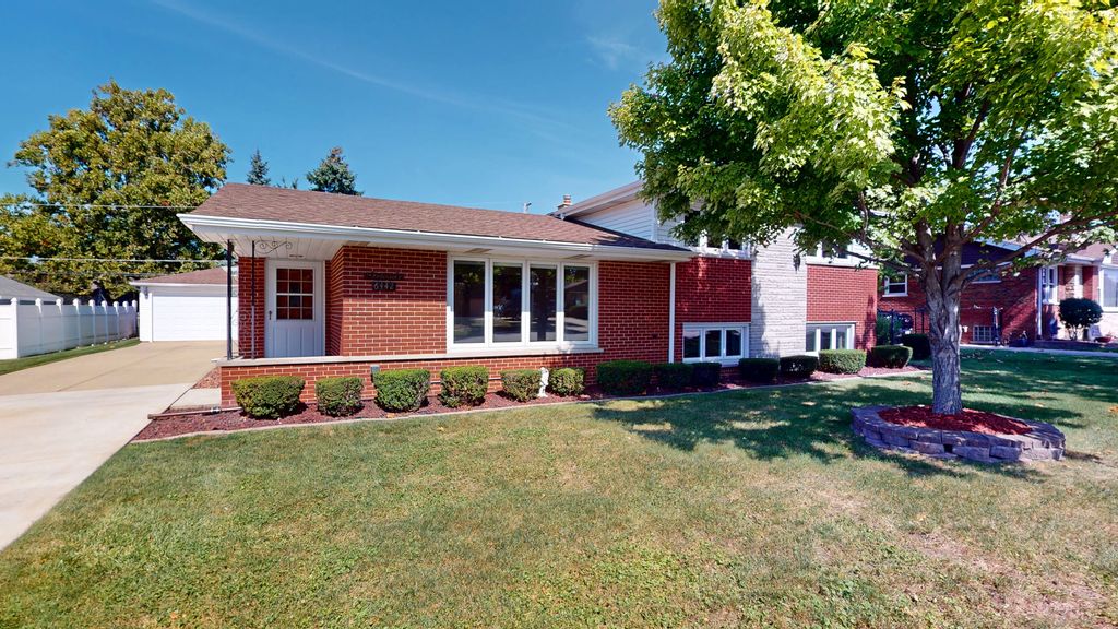 6442 W 88th Street, Oak Lawn, IL 60453