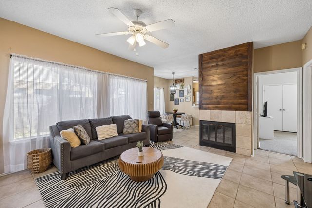 2906 Northrope Street, Euless, TX 76039