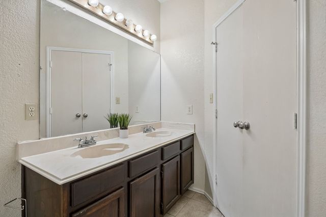 2906 Northrope Street, Euless, TX 76039