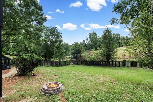 5077 Newpark Drive NW, Acworth, GA 30101