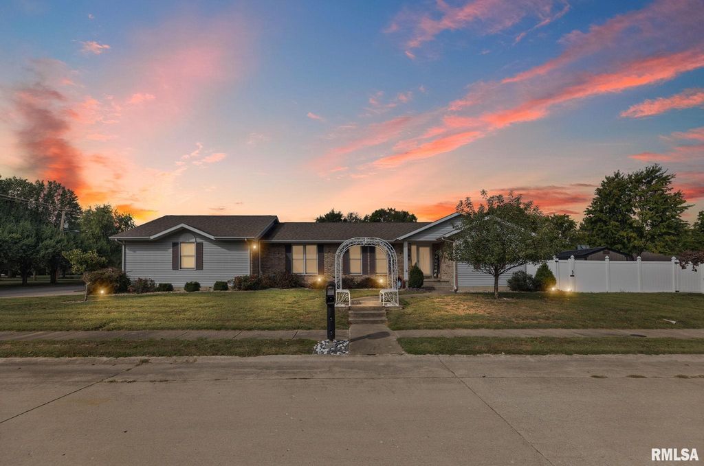 628 TRACY Terrace, Centralia, IL 62801