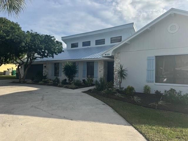 929 Jackson Way, Hutchinson Island, FL 34949