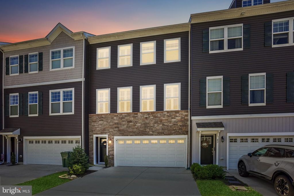 44 SULLIVAN WAY, Marlton, NJ 08053