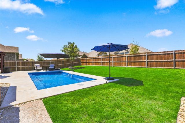 1863 Silver Birch Road, Waxahachie, TX 75165