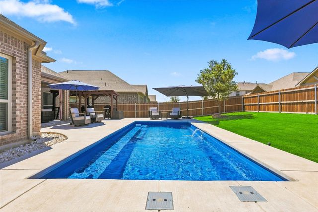 1863 Silver Birch Road, Waxahachie, TX 75165