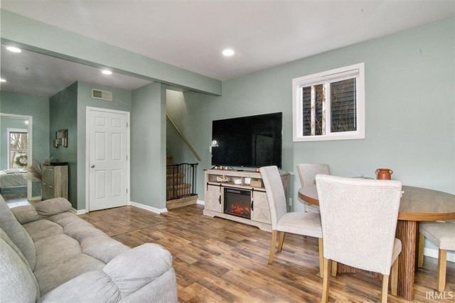 707 Kleymeyer Avenue, Evansville, IN 47720