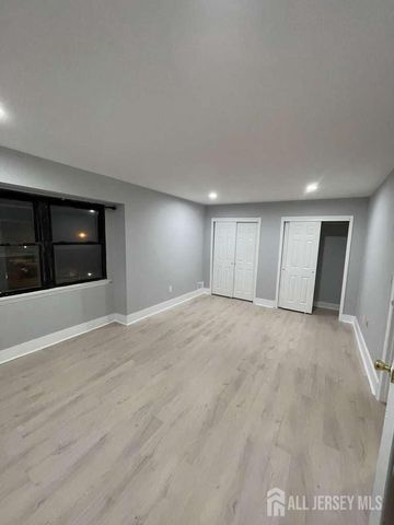 807 Merrywood Drive, Edison, NJ 08817