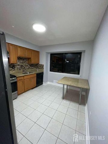 807 Merrywood Drive, Edison, NJ 08817