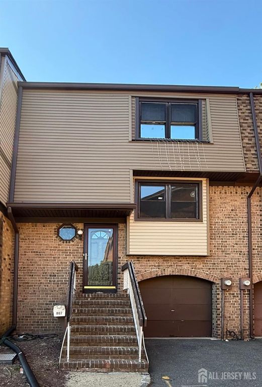 807 Merrywood Drive, Edison, NJ 08817
