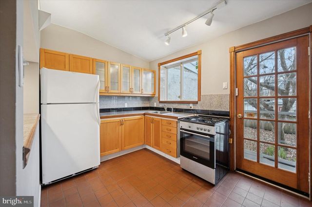 191 MAIDEN ST, Philadelphia, PA 19127