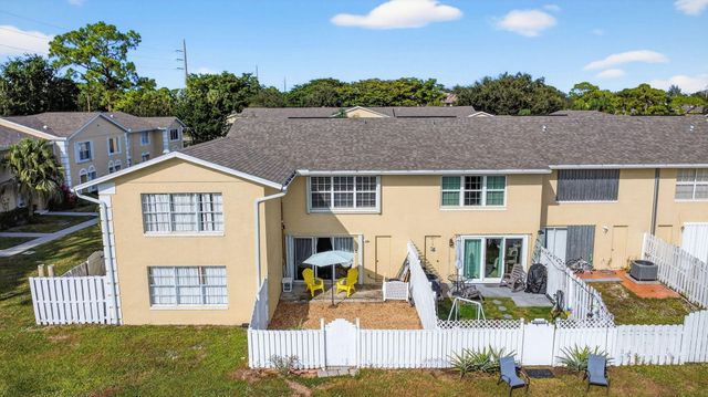212 Foxtail Drive G, Greenacres, FL 33415
