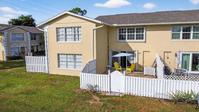 212 Foxtail Drive G, Greenacres, FL 33415