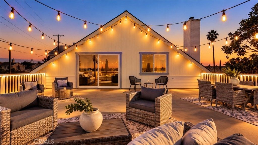 1467 11th, Manhattan Beach, CA 90266 — exterior