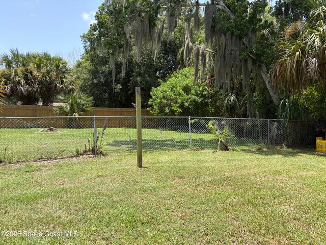 329 Pine Avenue E, Cocoa, FL 32922
