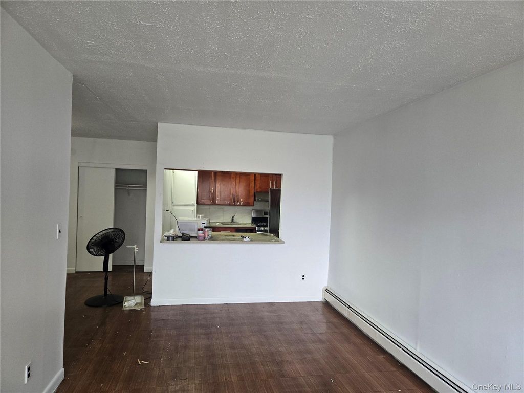 36-41 Union Street 4G, Flushing, NY 11354 — photo 2