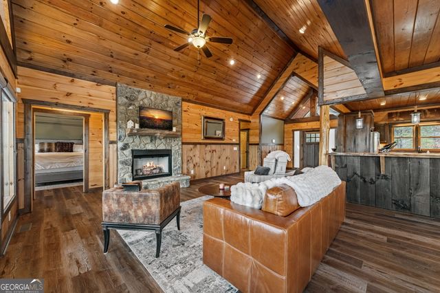 360 Hope Drive, Blue Ridge, GA 30513