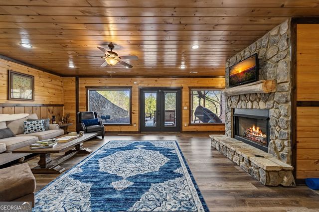 360 Hope Drive, Blue Ridge, GA 30513