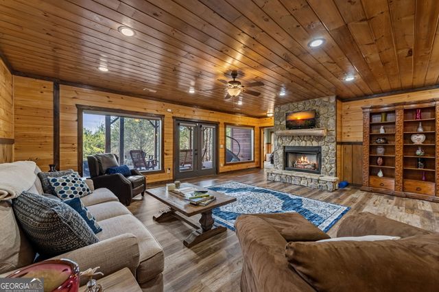 360 Hope Drive, Blue Ridge, GA 30513