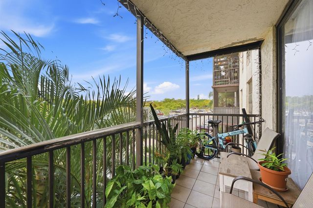 5570 NW 44th Street 313a, Lauderhill, FL 33319