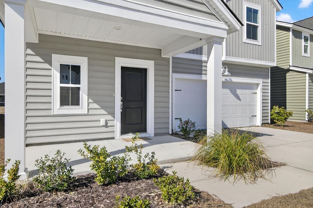 Image 10 of property listing at 105 Bay Eddy Court, Summerville, SC 29485