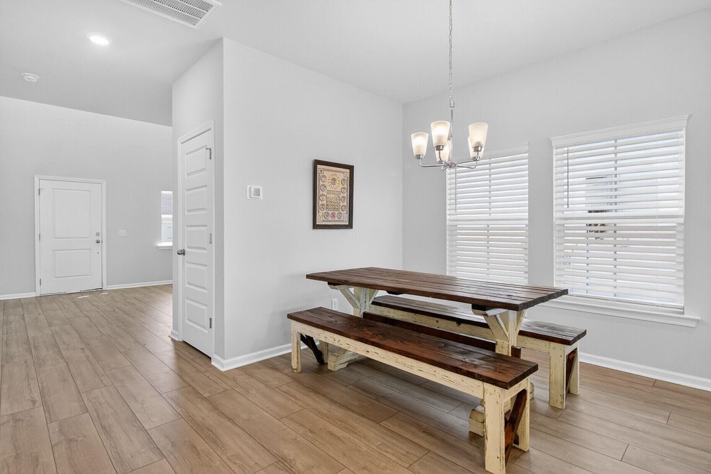 Image 12 of property listing at 105 Bay Eddy Court, Summerville, SC 29485