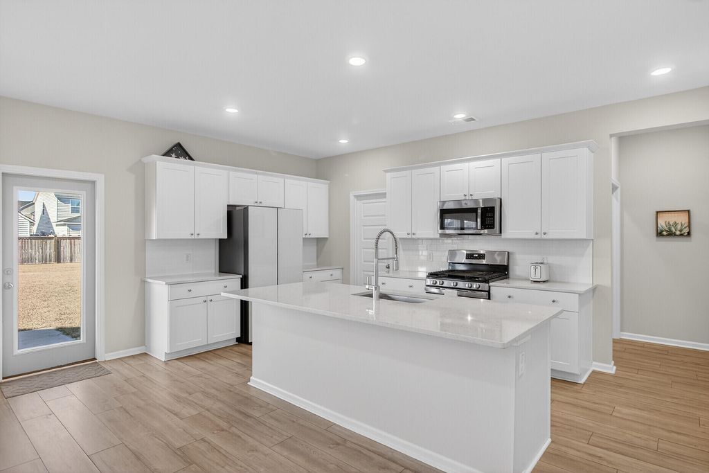 Image 18 of property listing at 105 Bay Eddy Court, Summerville, SC 29485