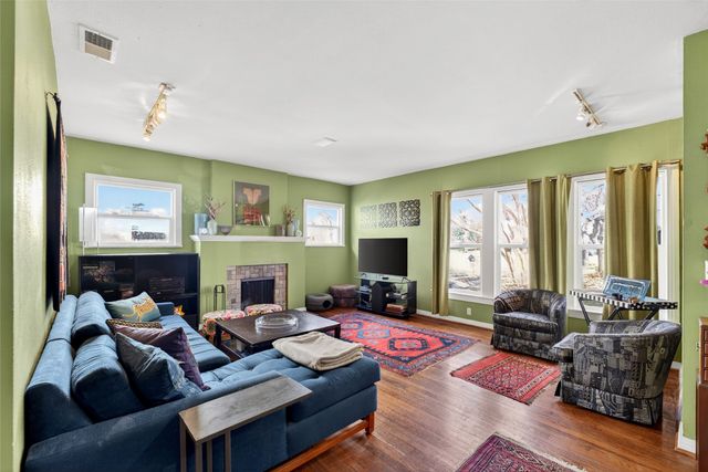 6844 Clayton Avenue, Dallas, TX 75214