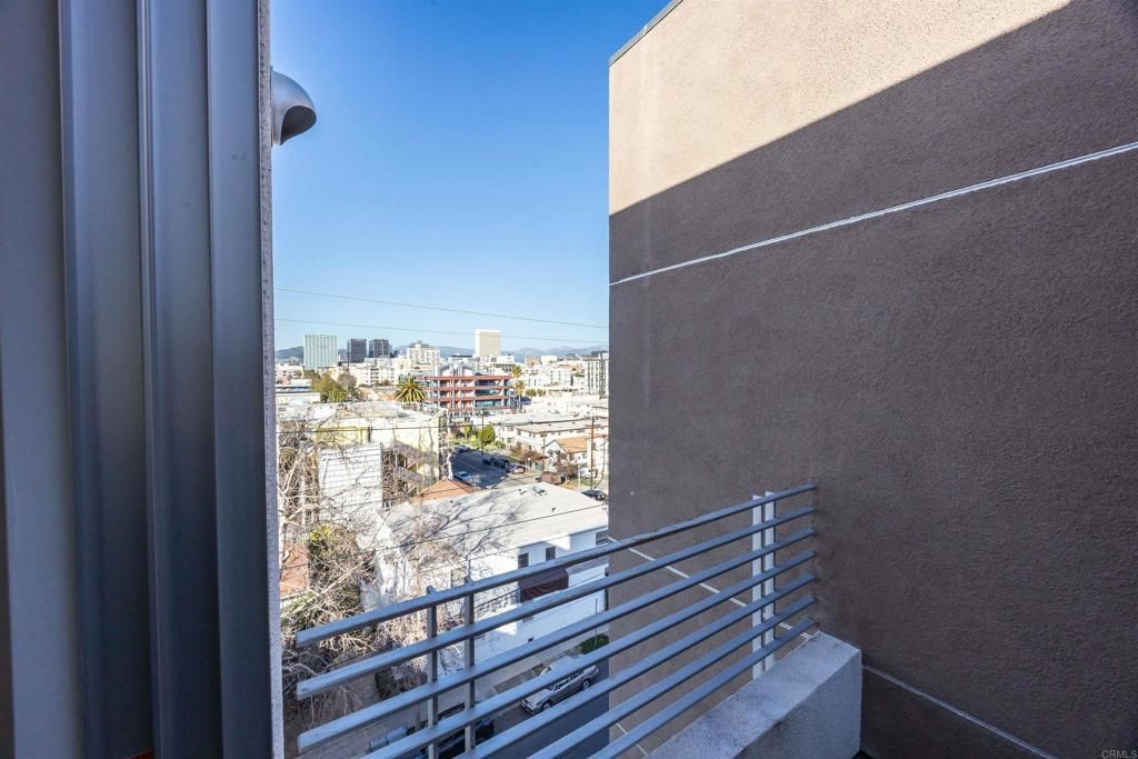 Image 11 of property listing at 1101 S Harvard BLVD Boulevard 510, Los Angeles, CA 90006