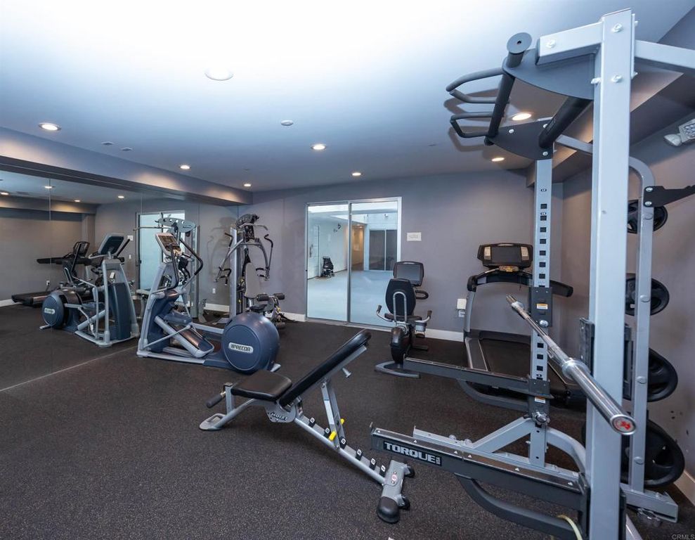 Image 18 of property listing at 1101 S Harvard BLVD Boulevard 510, Los Angeles, CA 90006