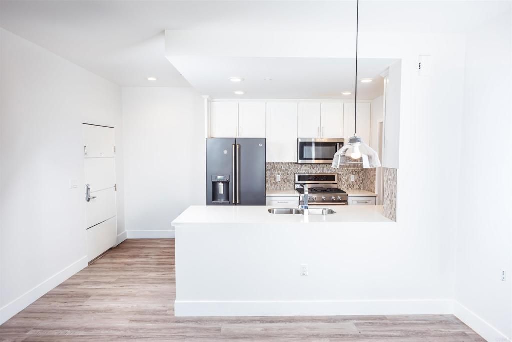 Image 5 of property listing at 1101 S Harvard BLVD Boulevard 510, Los Angeles, CA 90006